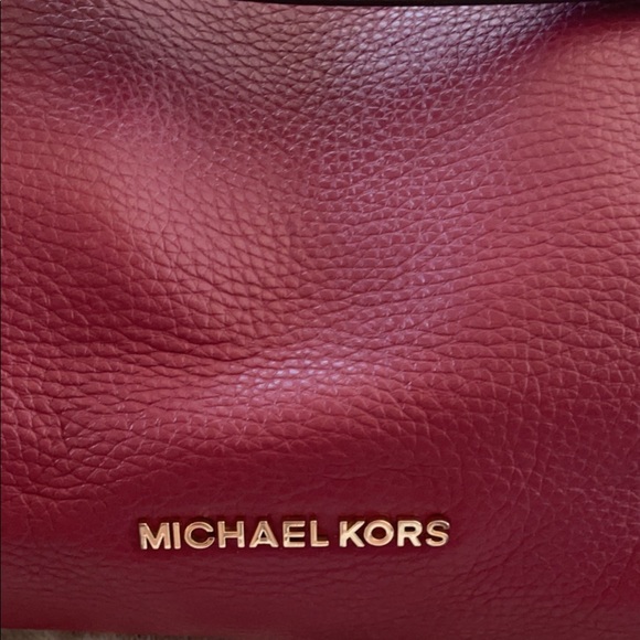 Plum shoulder bag and matching trifold wallet - Picture 7 of 7